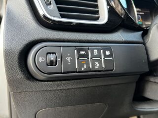 Kia Ceed Plug-in Hybrid 1.6 77кВ