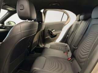 Mercedes-Benz A 180 1.5 85kW