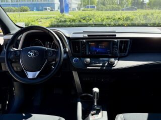 Toyota RAV4 Premium 2.5 114kW
