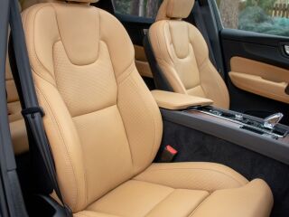 Volvo XC60 AWD B5 Ultimate DARK Intelli PRO Xenium Fullo 2.0 B5 MHEV Kerghübriid 184kW