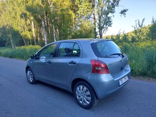 Toyota Yaris 1.3 64кВ