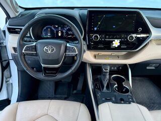 Toyota Highlander Premium 2.5 140kW