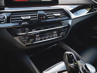 BMW M550 3.0 R6 294kW