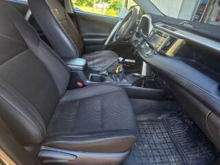 Toyota RAV4 2.0 111kW