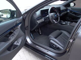 BMW i5 M60 xDrive M Sportpackage Pro 442кВ