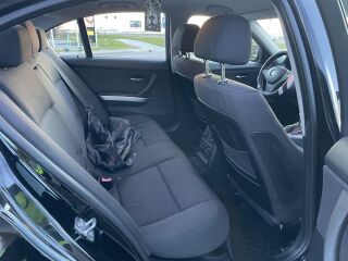 BMW 320 2.0 R4 120kW