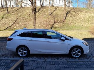 Opel Astra Sports Tourer+ 1.6 81кВ