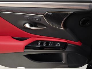 Lexus ES 300h F-Sport S Mark Levinson 2.5 131kW