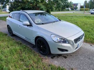 Volvo V60 D3 Momentum 2.0 R5 120кВ