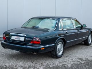 Jaguar XJ Daimler Long 4.0 V8 209кВ