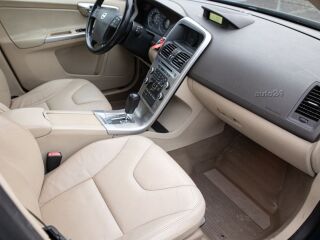 Volvo XC60 D4 Momentum AWD 2.4 120kW