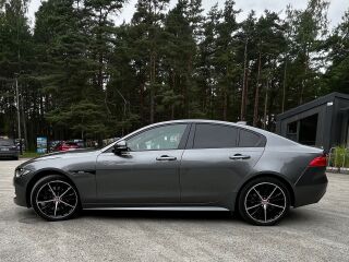 Jaguar XE 30t AWD R-Sport 2.0 221kW