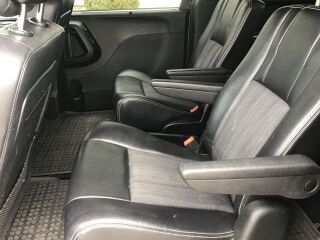 Lancia Voyager LUXURY STOW N GO SWISS GOLD S LINE EDITION 131kW