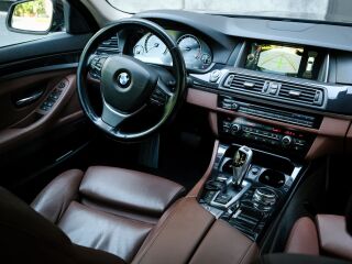 BMW 530 Facelift Touring X-Drive Comfort Pano 3.0 190kW