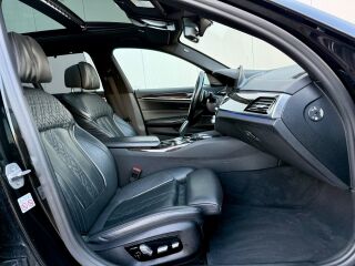 BMW 530 Touring xDrive M sportpakett H&K LED 3.0 d 195kW
