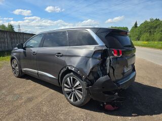 Peugeot 5008 2.0 130kW