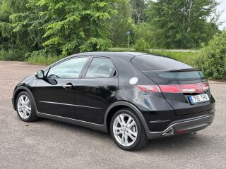 Honda Civic 1.8 i-VTEC 103кВ
