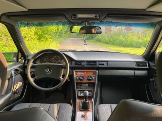 Mercedes-Benz E 200 2.0 87kW