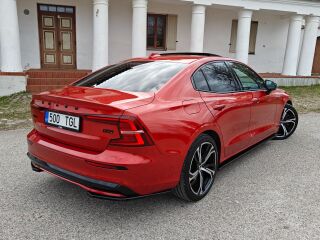 Volvo S60 R design AWD 2.0 R4 184kW