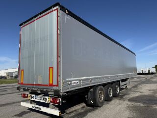 Schmitz Semitrailer Curtainsider Standard