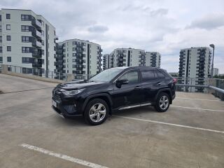 Toyota RAV4 Hybrid SUV 2.5Hybrid Dynamic Force 218hp e-CV 2.5 131кВ
