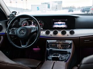 Mercedes-Benz E 220 2.0 143kW