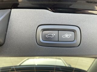 Volvo V60 MOMOENTUM BUSINESS INTELLI SAFE GEARTRONIC 2.0 R4 KERS MILD HYBRID B4 197 145кВ