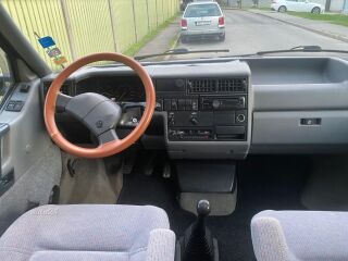 Volkswagen Multivan 2.5 81kW