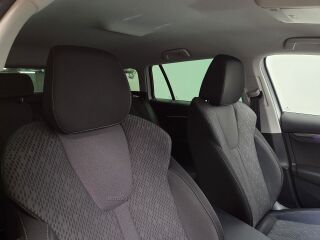 Skoda Octavia Combi Elegance 1.5 110кВ