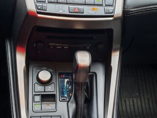 Lexus NX 300h 2.5 114kW