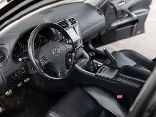 Lexus IS 220 s 2.2 130kW