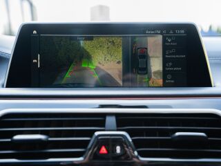 BMW 750 i xDrive M-Sportpakett 4.4 390кВ