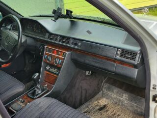 Mercedes-Benz 300 3.0 81kW