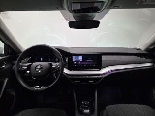 Skoda Octavia Combi Elegance 1.5 110кВ