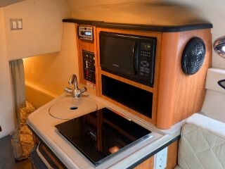 Sea Ray 240 Sundancer FACELIFT    töötunde 84h 5.0 V8 Mercruiser MPI 193кВ