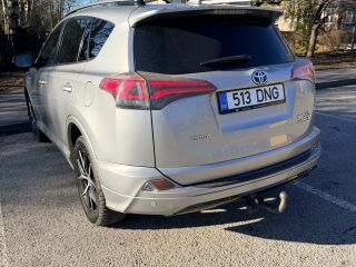 Toyota RAV4 2.5 114kW