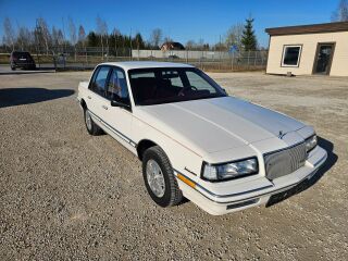 Buick Skylark Lux 3.3 119kW