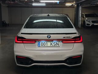 BMW 750 G12 Long 4.4 V8 330kW