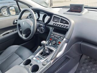 Peugeot 3008 Platinum 1.6 82кВ