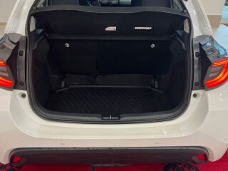 Toyota Yaris Active Plus Hybrid 1.5 68кВ