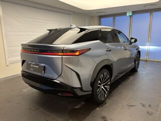 Lexus RZ 450e Luxury + Dimmable Panormaic Roof 132kW