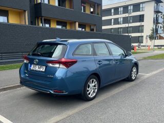 Toyota Auris Touring Sports Active Plus 1.6 R4 1ZR 97кВ