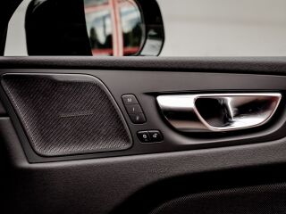 Volvo XC60 B4 AWD R-Design Mild Hybrid 2.0 145кВ