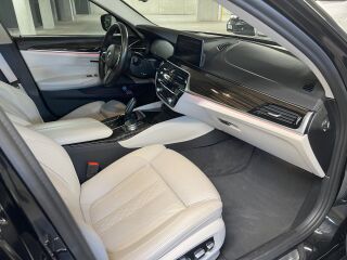 BMW 530 Luxury Line 3.0 R6 195kW