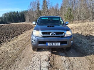Toyota Hilux 2.5 106кВ