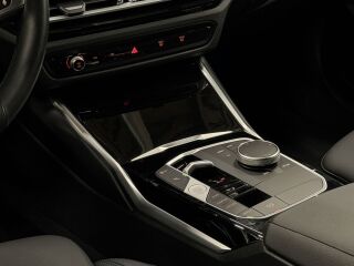 BMW 320 Touring G21 M Sport Black-Sapphire Metallic 2.0 140kW