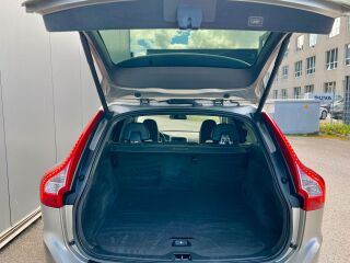 Volvo XC60 AWD Summum MY2012 2.4 D5 158kW