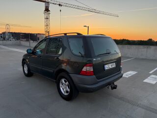 Mercedes-Benz ML 270 2.7 120kW