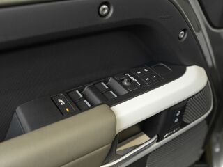 Land Rover Defender 3.0 183kW