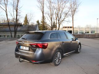 Toyota Avensis Sport 2.0 105kW